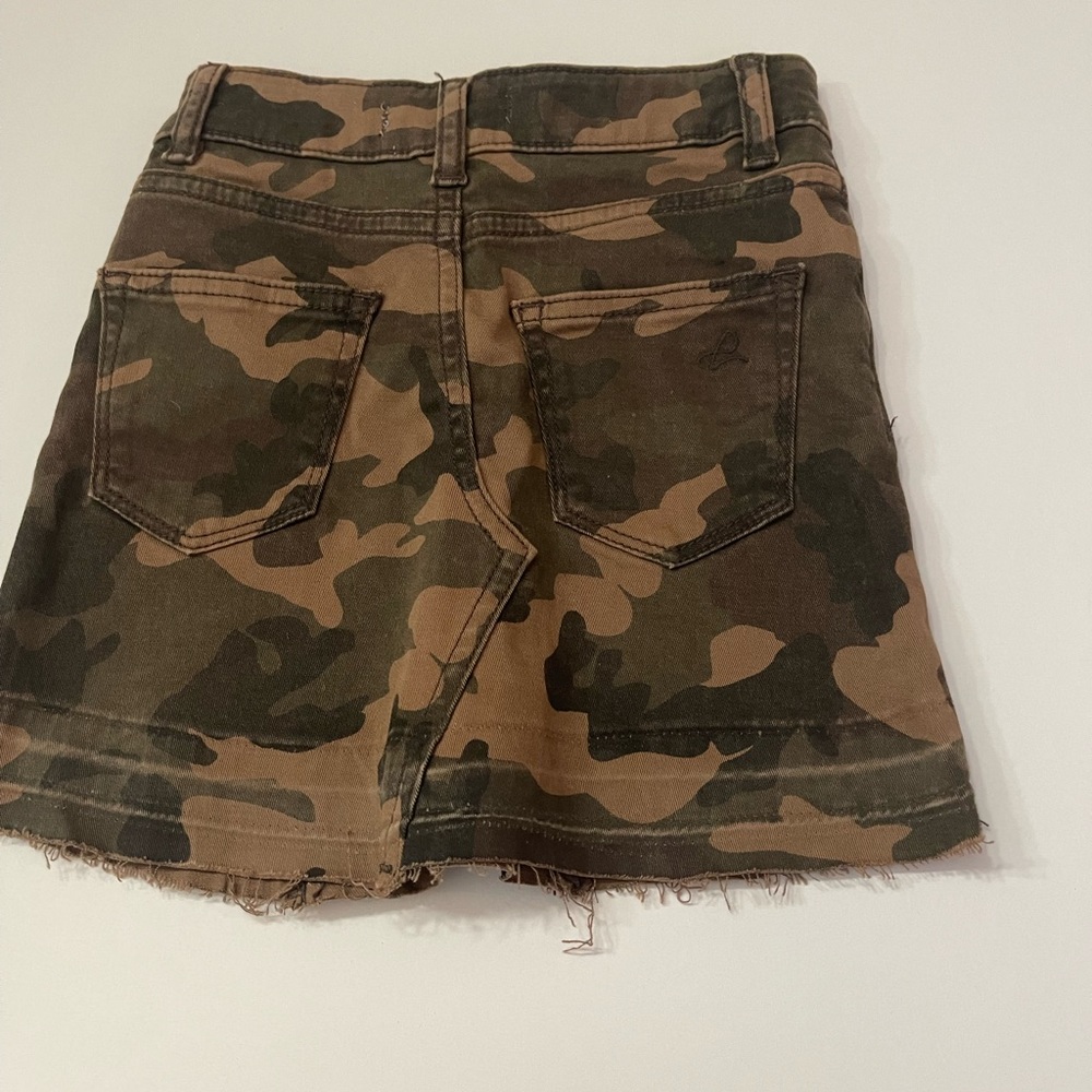 Girls DL1961 camo skirt